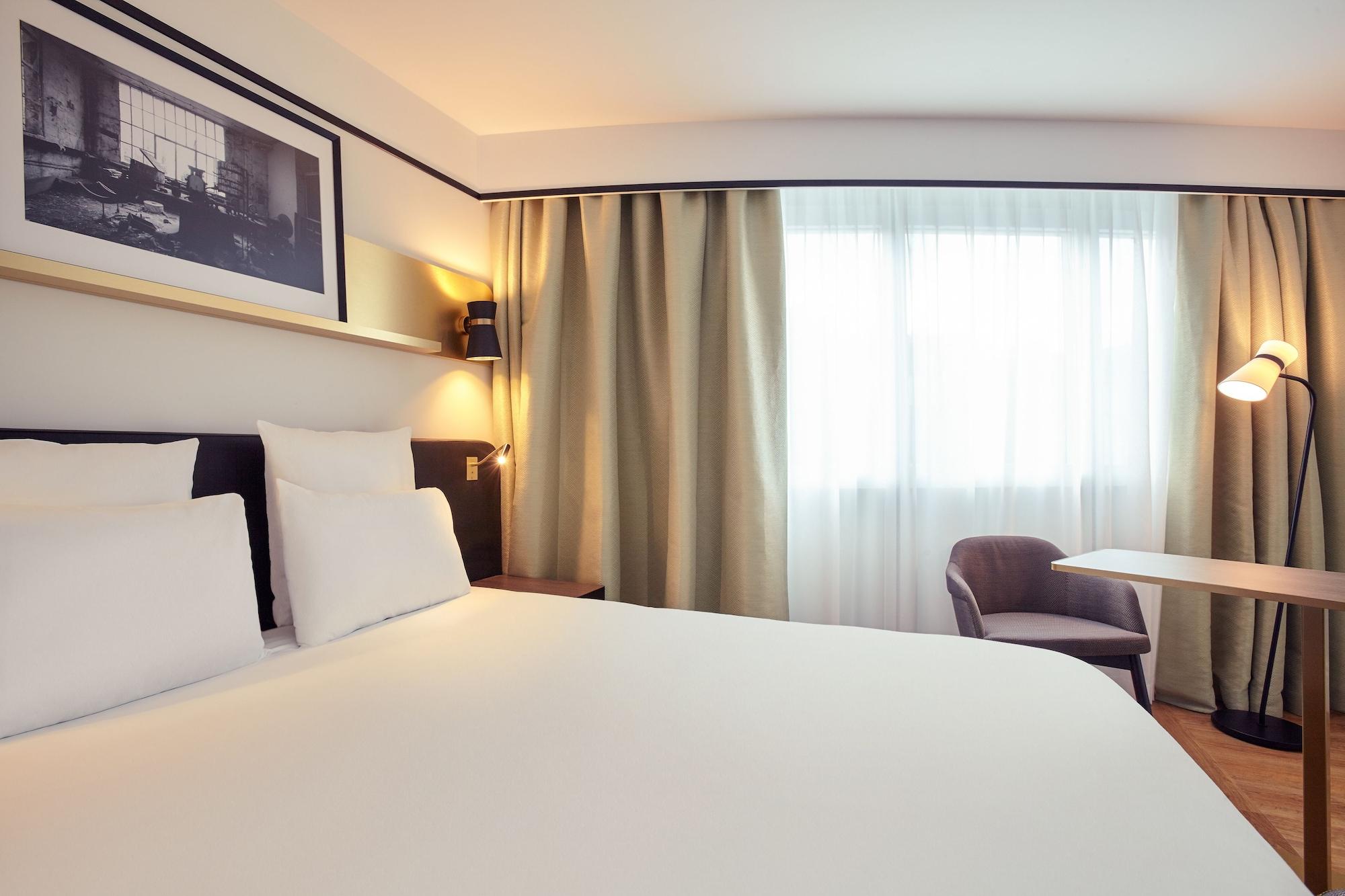 Mercure Paris Saint-Ouen Extérieur photo