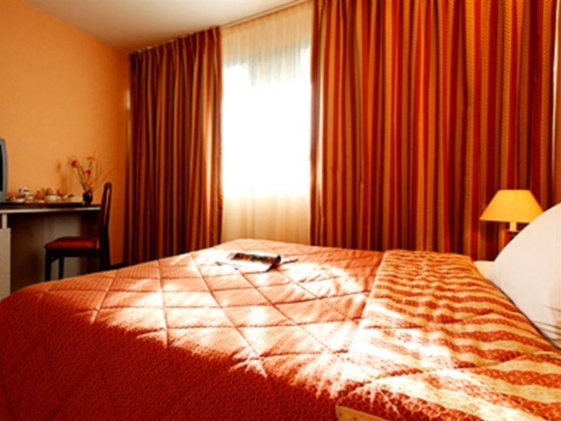 Mercure Paris Saint-Ouen Extérieur photo